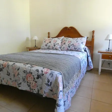 Nucleo De Valle De Iruelas カントリーハウス